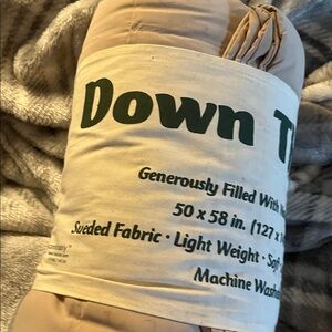 Down Throw by Hollander